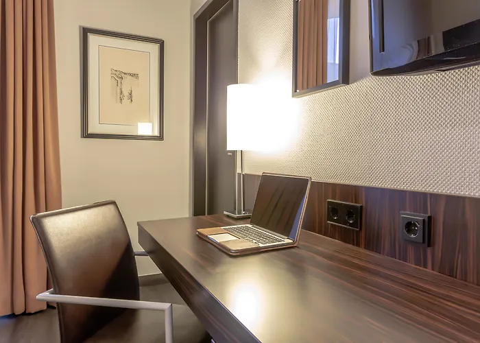 Ramada By Wyndham Frankfurt Centre 酒店 4*