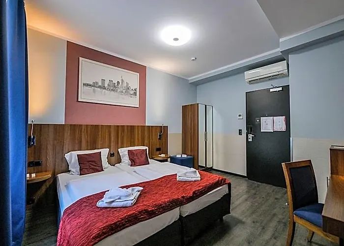 Ramada By Wyndham Frankfurt Centre 酒店 4*